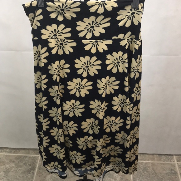 LuLaRoe Skirt - Picture 3 of 3